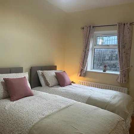 Arasann Clochan شقة Cloghan (Donegal)